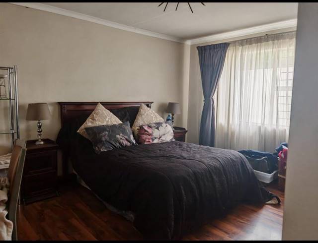 3 BEDROOM TOWNHOUSE FOR SALE IN VANDERBIJLPARK SE 3
